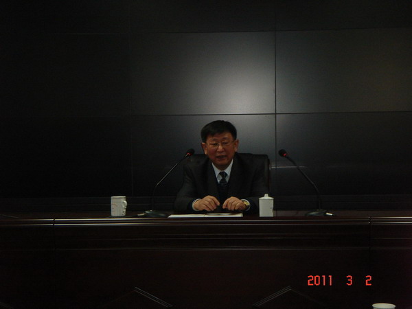 集團董事席華武總經(jīng)理、王重樂副總經(jīng)理，集團書記張正山親臨培訓現(xiàn)場為大家授課