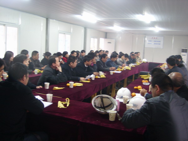 南京棲霞區(qū)馬群街道辦到我公司進(jìn)行了考察，開展了有關(guān)科學(xué)發(fā)展觀的研討會